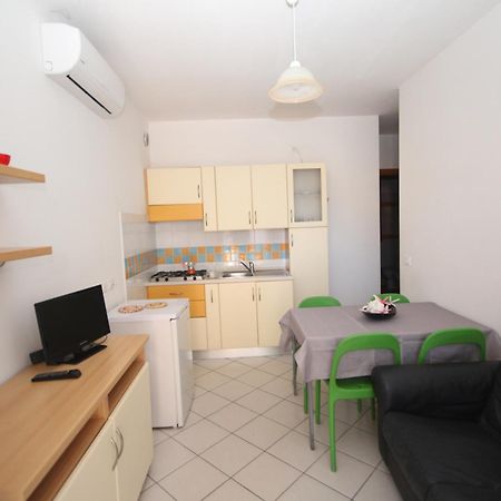 Residence Sole E Mare Appartamenti Rosolina Mare Bagian luar foto