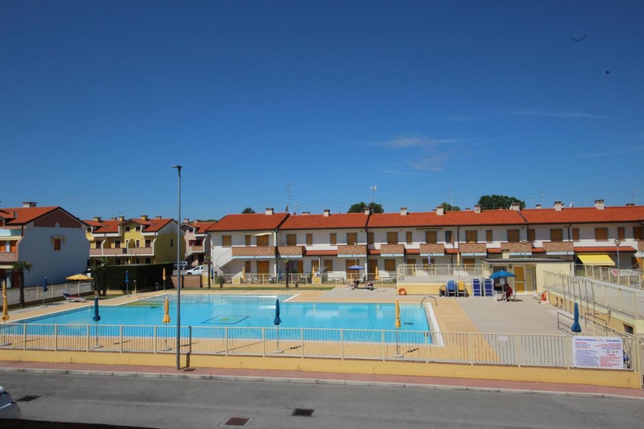 Residence Sole E Mare Appartamenti Rosolina Mare Bagian luar foto