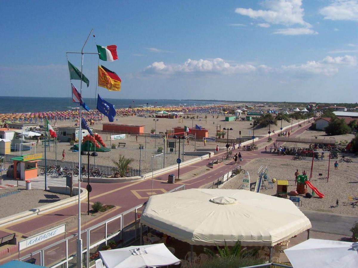 Residence Sole E Mare Appartamenti Rosolina Mare Bagian luar foto