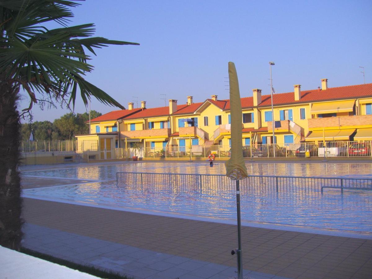 Residence Sole E Mare Appartamenti Rosolina Mare Bagian luar foto